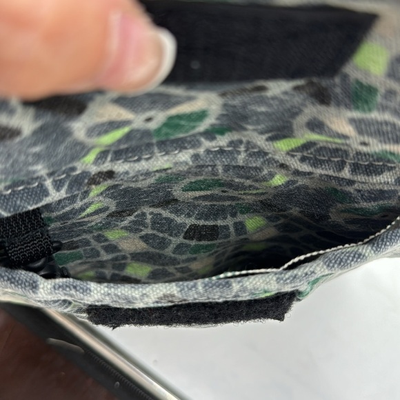 Kavu Gray Green Print Crossbody Bag MCB6736R - Picture 6 of 13